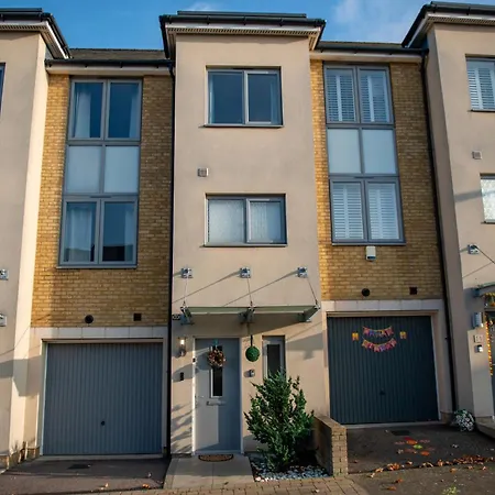Cosy, Modern Home In Kent, Sleeps 8, Free Parking, 17Min Train To Central London Northfleet Exterior photo