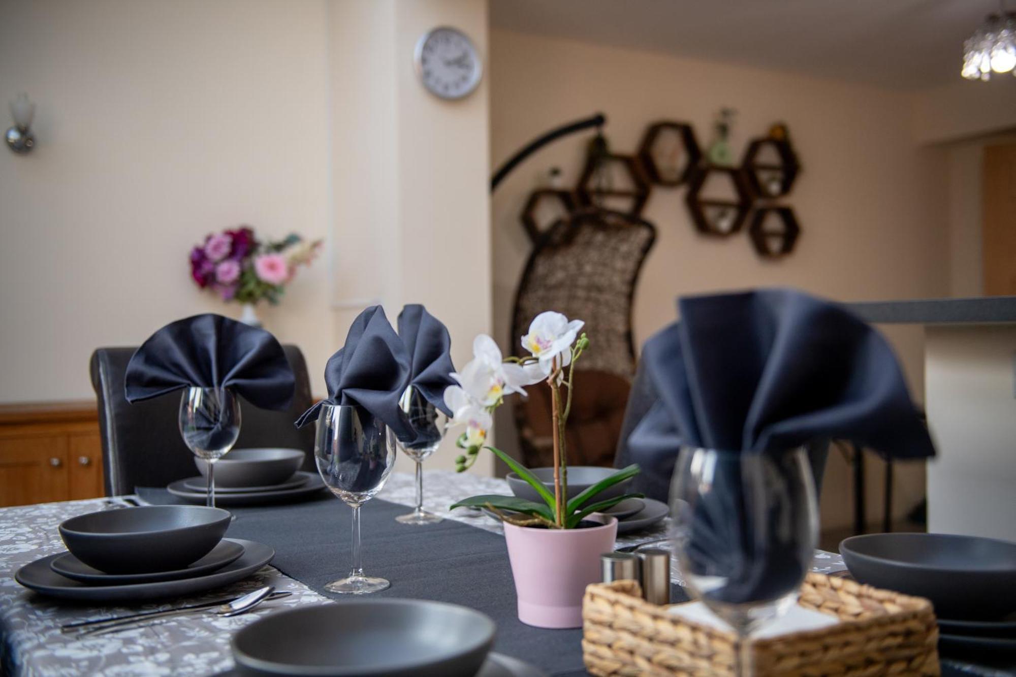 Cosy, Modern In Kent, Sleeps 8, Free Parking, 17min Train To London Northfleet