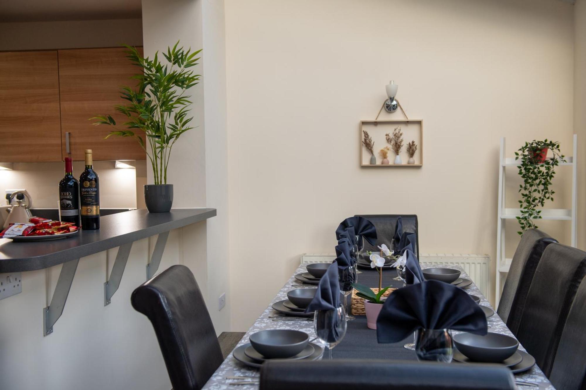 Holiday home Cosy, Modern In Kent, Sleeps 8, Free Parking, 17min Train To London