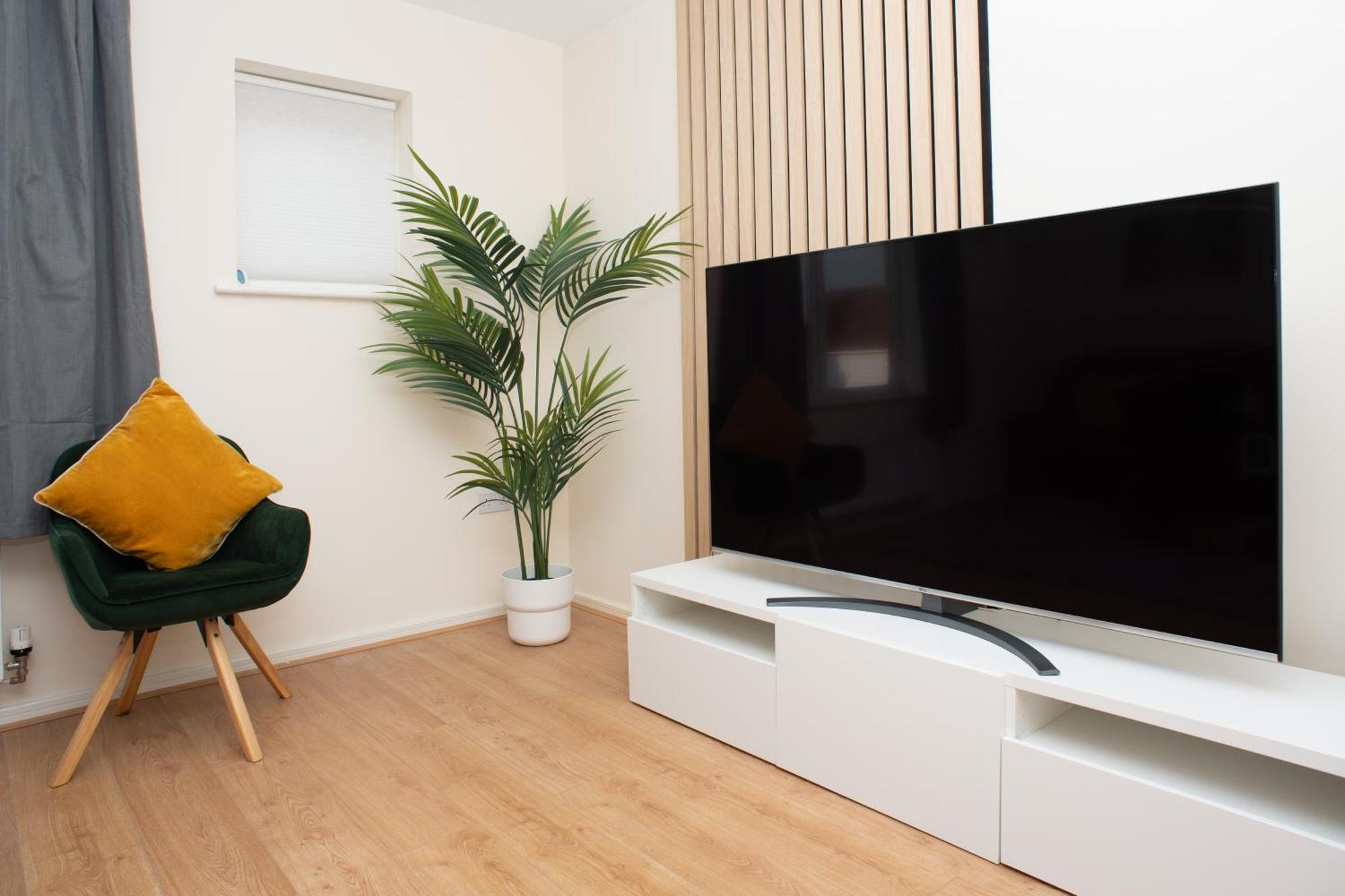 Cosy, Modern In Kent, Sleeps 8, Free Parking, 17min Train To London *